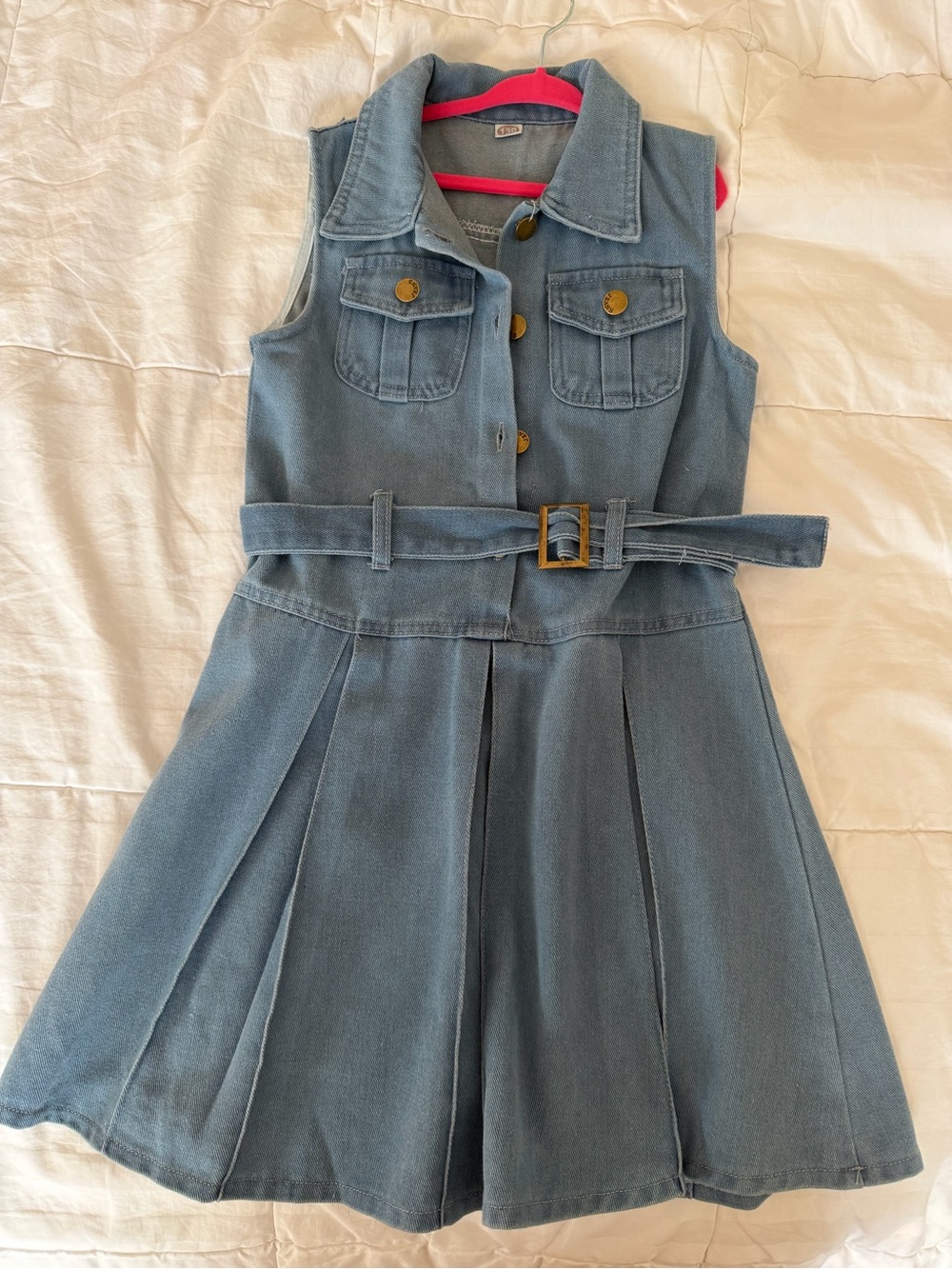 Amazon Girls Sleeveless Denim-Look Belted Dress in Dusty Blue, size 6/7T